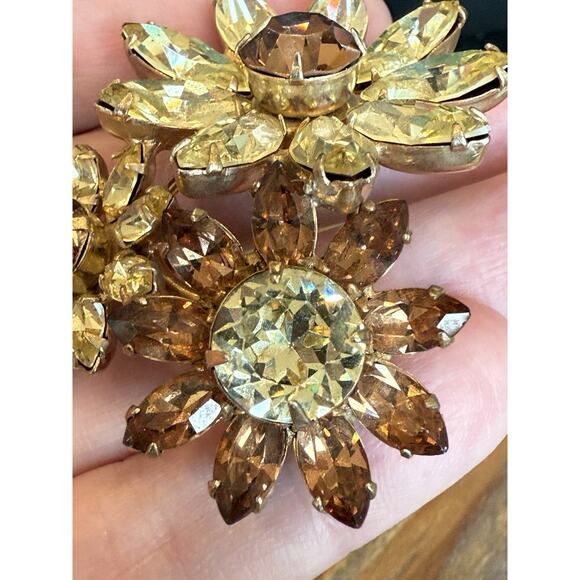 Vintage REGENCY Unmarked Bold Jonquil Topaz Cluster Rhinestone Flower Brooch - Picture 12 of 14